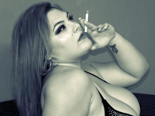 CurvySonnya - online show sex with a trimmed private part Young and sexy lady 