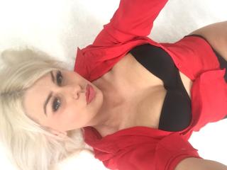 AmeliaPLAY - Live chat hot with this White Sexy girl 