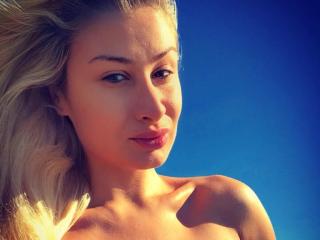 NastyPorn - Webcam live xXx avec cette Fétichiste blonde cendré sur le site XloveCam 