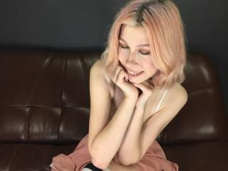 AmeliaMiers - Chat hot with a shaved pubis Sexy babes 