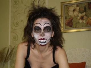 DivineEvelyn - online show xXx with this Hot lady with little melons 