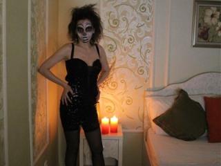 DivineEvelyn - Chat sex with a European Hot lady 