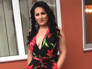 BigBoobsSarra - Chat sexy with this black hair Lady over 35 