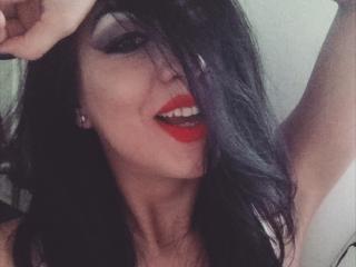 GloryCate - Cam porn avec cette Belle jeune femme en chaleur blanche sur Xlovecam.com 