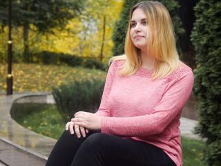 MoniikaBigBoobs - Chat live sexy with this European 18+ teen woman 