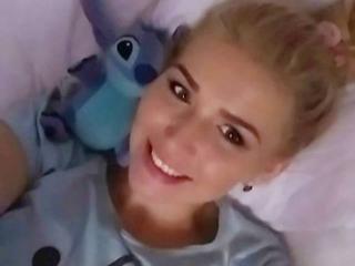 YaryneMarry - Video chat hot with this fair hair Girl 