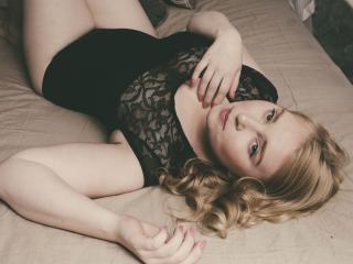 AnnForLove - chat online exciting with a golden hair 18+ teen woman 