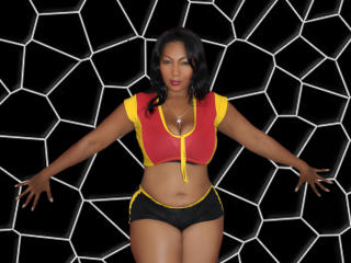 FireEbonyX - Webcam hard with this average body Hot lady 