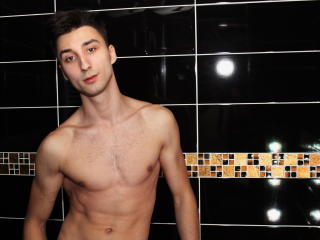 Karolino - online chat hot with this dark hair Homosexuals 