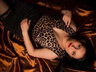 MissAndreaX - Chat live en direct avec une Resplendissante jeune beauté hot rasée sur Xlovecam 