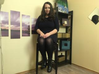 HoneybeeFemme - Webcam sex with a shaved private part Young lady 