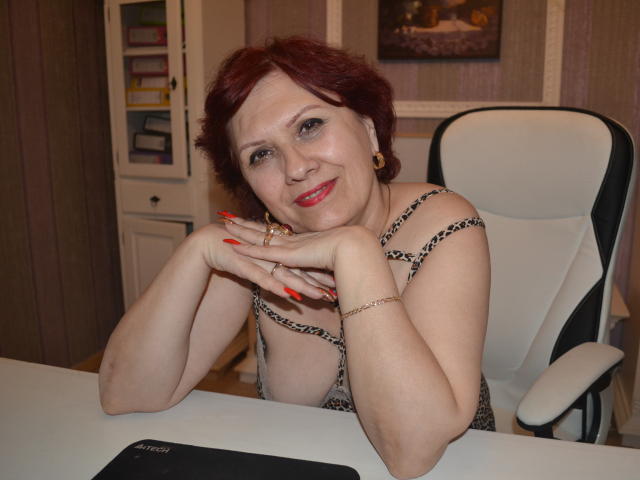 LynetteForYou - Webcam live hard with a being from Europe Hot chick 