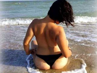 NicoleBlare - Webcam live porn with this European Hot babe 