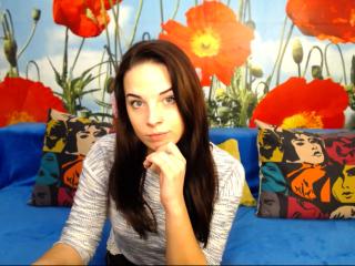 VeronikaMilson - Chat cam sexy avec cette Merveilleuse jeune canon hot relativementfine sur le site Xlove 