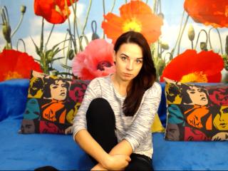 VeronikaMilson - Live chat hot avec une Admirable jeune canon au sexe totalement rasé sur la plateforme Xlove 