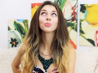 ShiningLizzy - Chat xXx with a European College hotties 