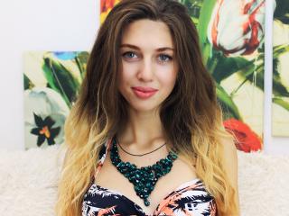 ShiningLizzy - Webcam hot avec une Admirable jeune nana en chaleur ayant le sexe totalement tondu sur X Love Cam 