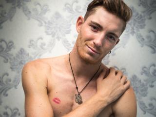 GiuseppeHott - Chat live exciting with this European Horny gay lads 