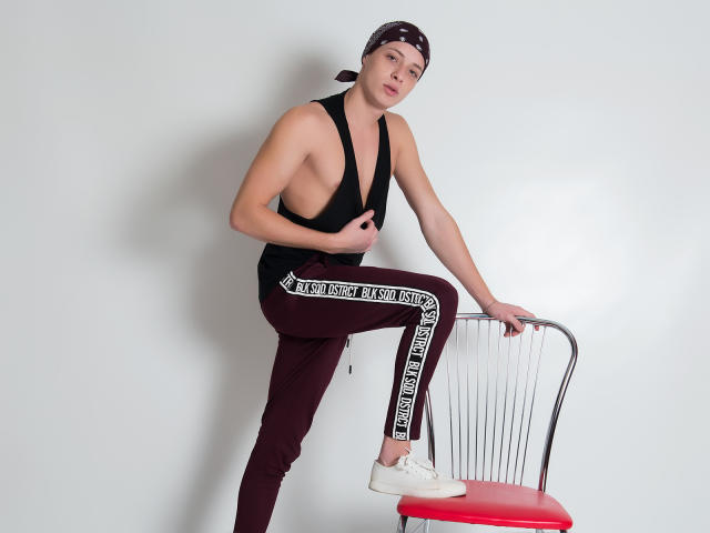 OliverGunn - Live porn &amp; sex cam - 4893664