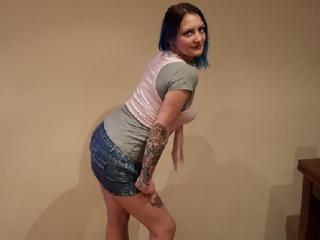 ErinHotBody - Chat exciting with this lanky Hot chicks 