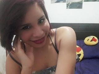 Camihorny - chat online x with a standard boobs size Young and sexy lady 