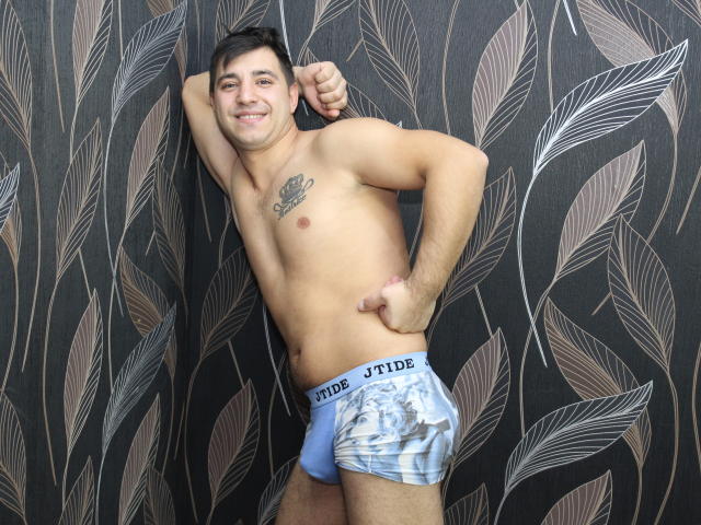 GabeRoticus - Live cam sex with this Horny gay lads with an herculean constitution 