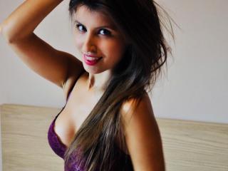 AmetheeaSweet - Chat live xXx with a European Young and sexy lady 