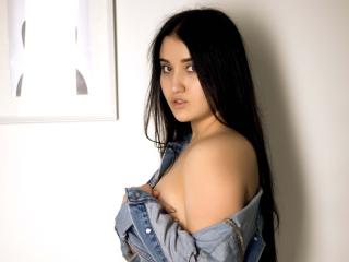 LilySuGar - Live chat xXx avec une étonnante jeune camgirl très sexy blanche sur la plateforme Xlovecam 