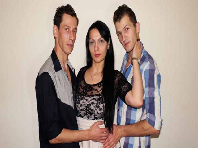 OhplayfullTrio - chat online sexy with this being from Europe Menage a Trois 