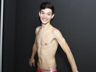 MikeyCummings - Live sexe cam - 4942719