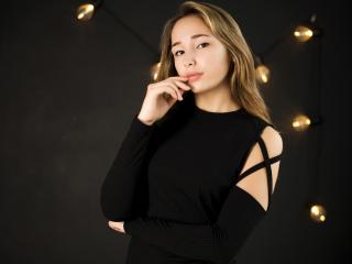AlisonHoneyLips - online show sex with this so-so figure Sexy girl 