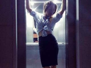 BelledeNuit - Chat live porn with this golden hair Young lady 
