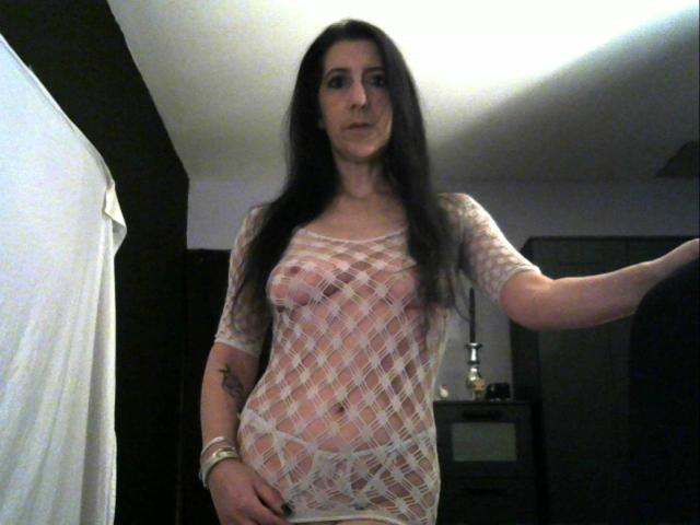 LaSexyBelge - Web cam sex avec une Mature avec une belle poitrine sur le service Xlovecam 