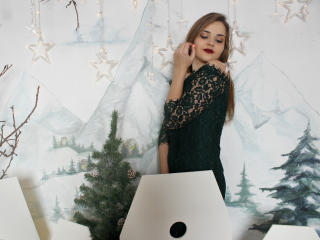 BlindLovee - Chat live hot with this White Hot chicks 