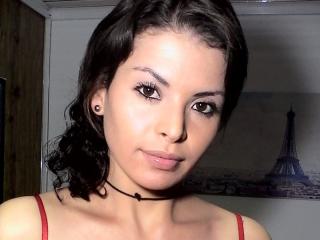 EmmaGorgeous69 - Webcam sex with this latin american Young and sexy lady 