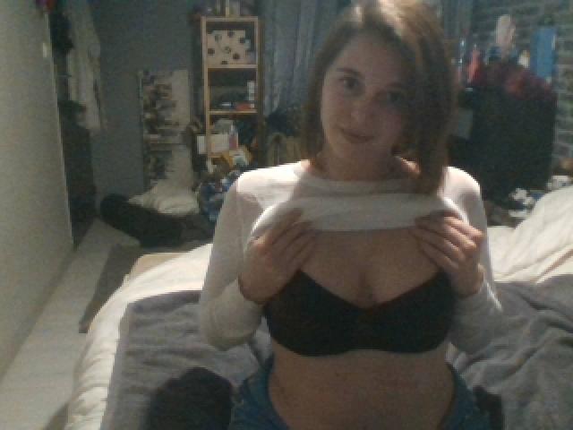 ShowGourmand - Web cam x with this being from Europe Sexy girl 