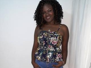 Virginblackangel - Chat cam porno avec une Magnifique jeune nana hot black  