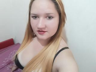 AnalyHott - chat online hot with this latin Attractive woman 
