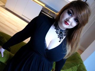 KyllieMiss - Chat live sex with this ginger Young and sexy lady 