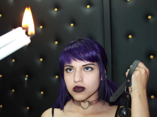 HeatherSublime - chat online nude with a Dominatrix with average hooters 