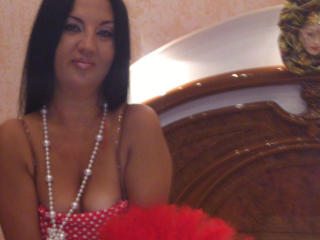 EllaStar - online chat hot with a brunet Gorgeous lady 