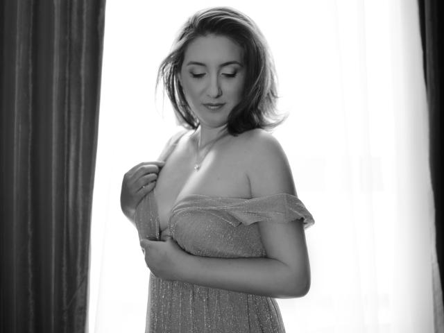 EllyseMary - פורנו בשידור חי ומצלמת סקס - 5075432