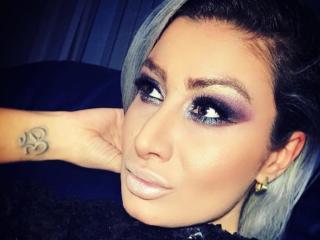 NastyPorn - Chat cam hard avec une Fétichiste à la chevelure ensoleillée  