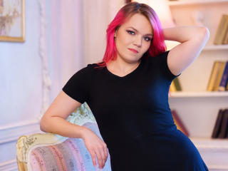 EricaMoore - Chat sex with this shaved pussy Sexy girl 