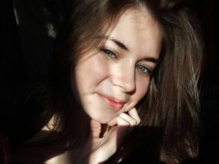 BettyNoar - Chat cam nude with this dark hair Young and sexy lady 