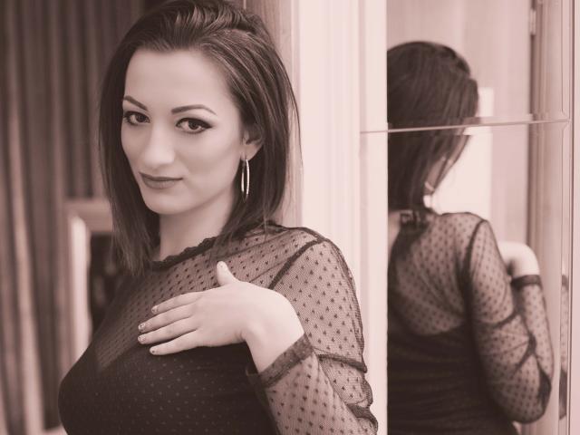 FrancineMarie - online show xXx with this European Sexy girl 