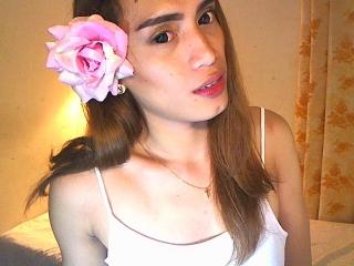StarirayTs - Show live porn avec une Transsexuel mince sur la plateforme Xlovecam.com 