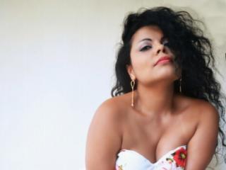 Sweetsoffia - Live chat xXx with a brunet Hot lady 