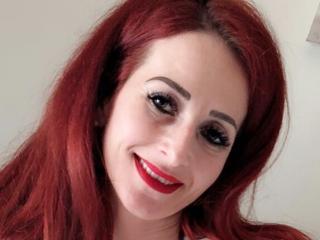 RedKitty - Web cam x with this muscular physique Hot chick 