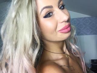 NaughtyChic - online chat exciting with a muscular physique Sexy babes 